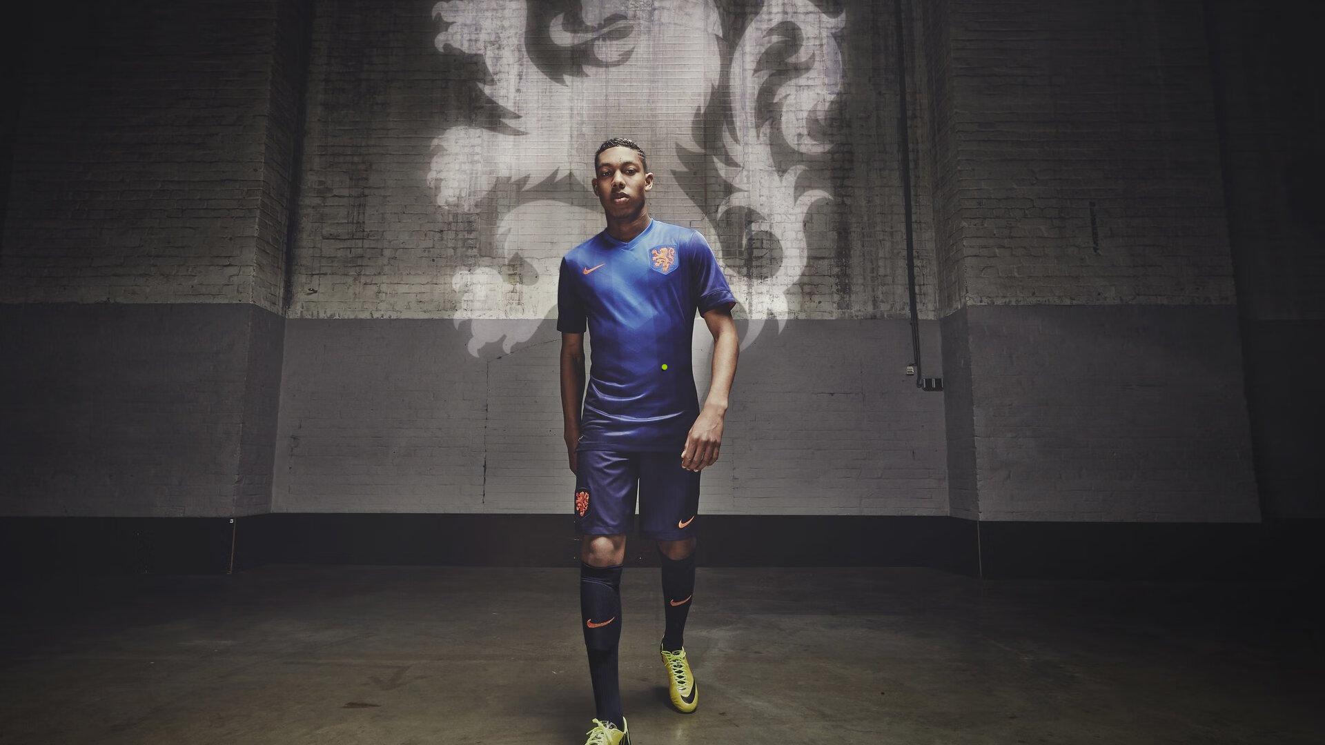 【海星体育】斯马特单节三分雨肆虐，湖人三节战罢落后马刺17分陷逆境