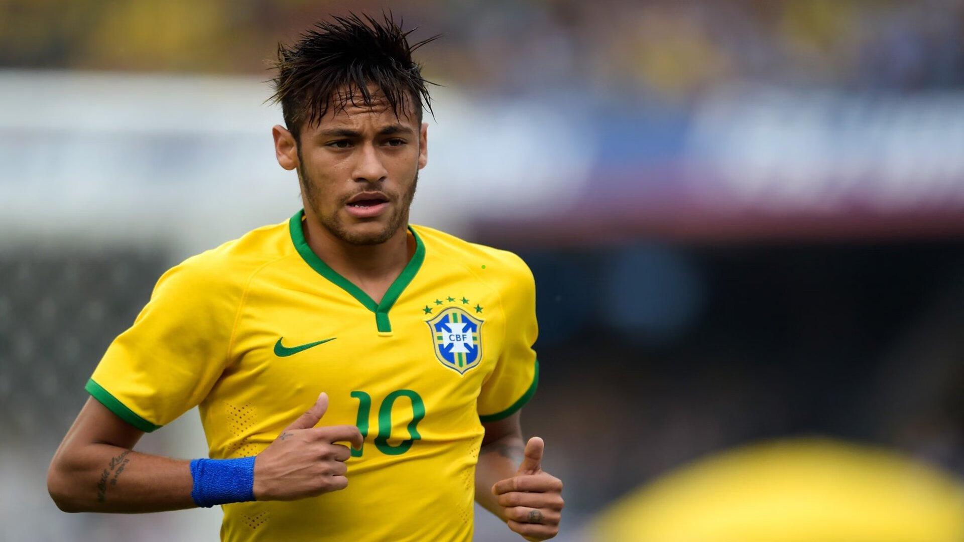 足协杯决赛战鼓擂响，球员热身冲刺备战